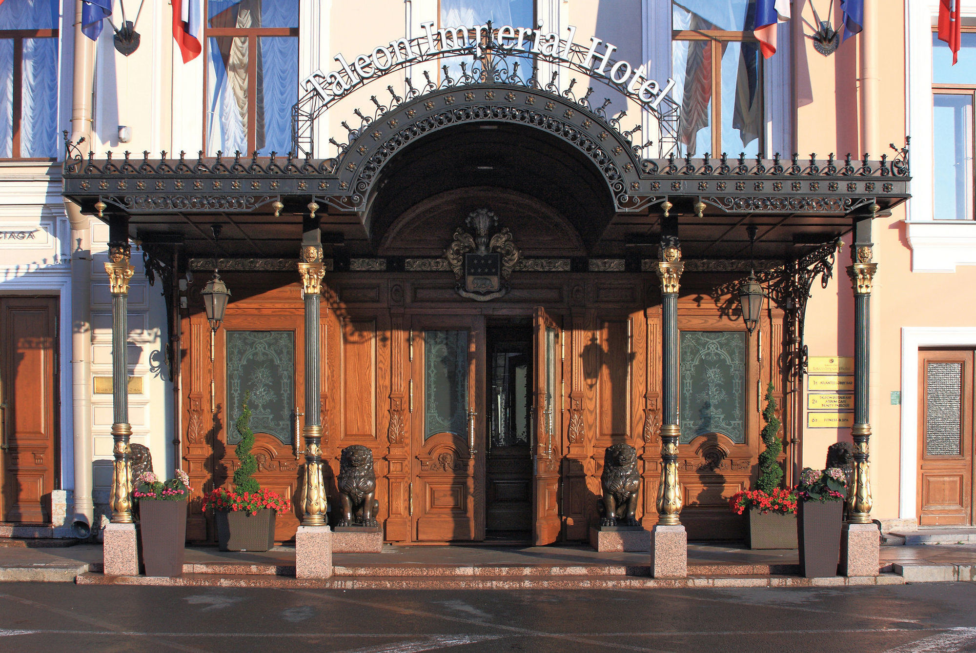 Taleon Imperial Hotel São Petersburgo Exterior foto